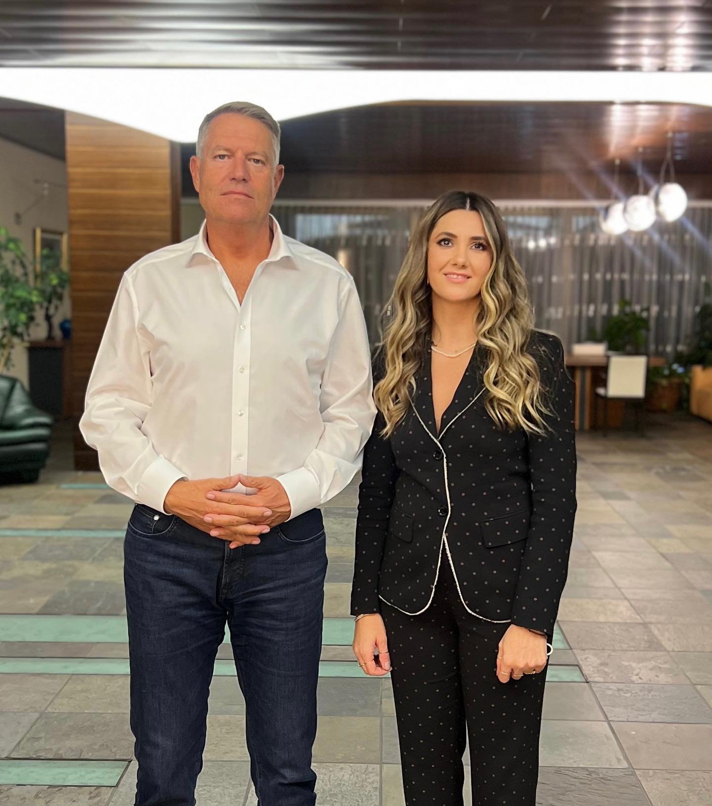 Klaus Iohannis se tunde la același salon de lux ca Simona Halep și Anamaria Prodan - FOTO